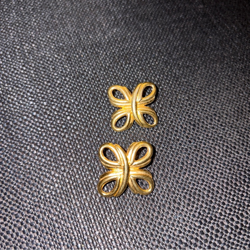Elegant Gold Knot Earrings